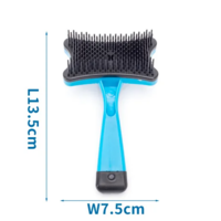 Nobleza plastová kefa na vyčesávanie malá 13,5 x 7,5 cm